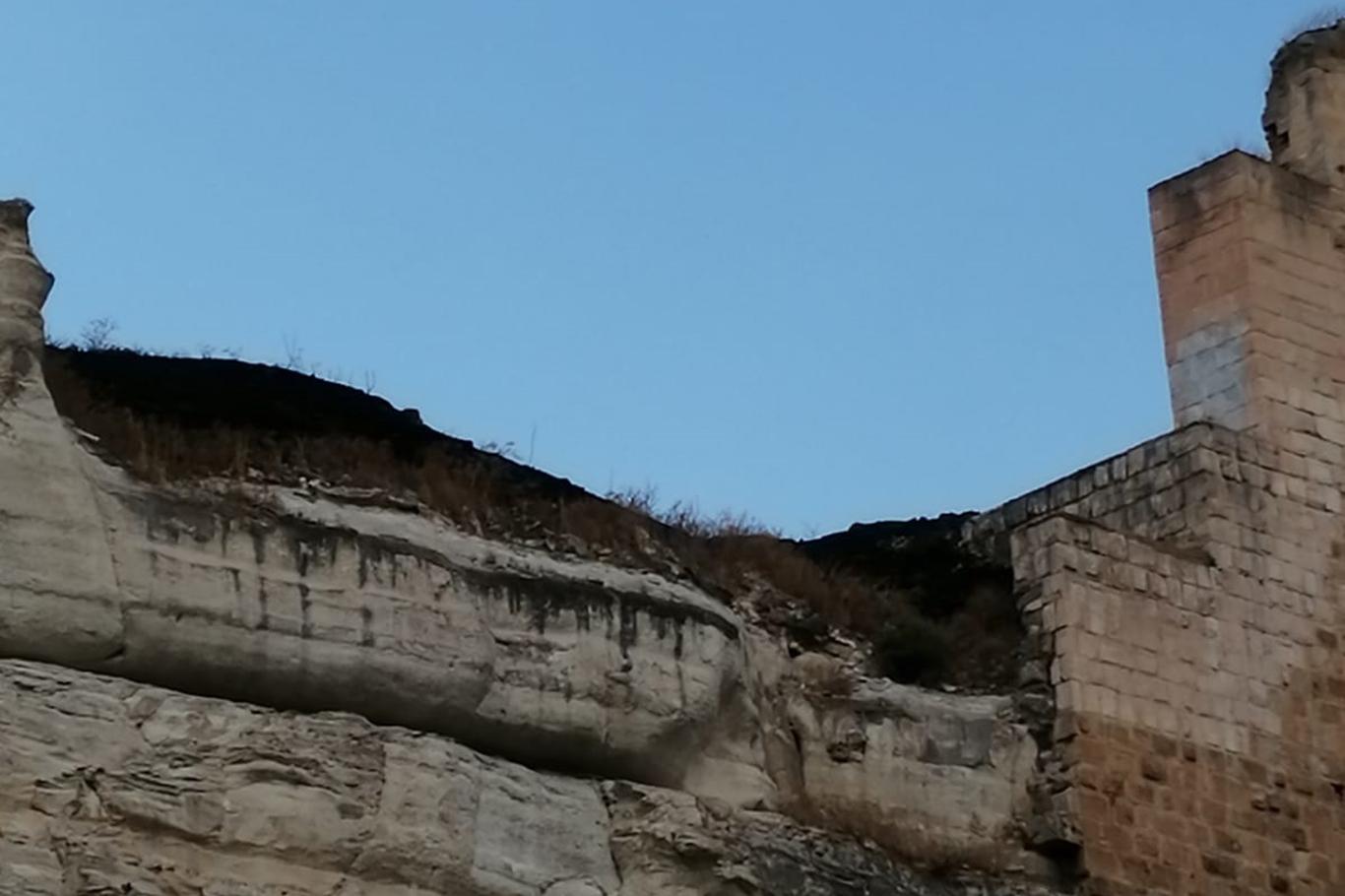Asurlar zamanında yapılan tarihi kalede yangın Asurlar zamanında yapılan tarihi kalede yangın